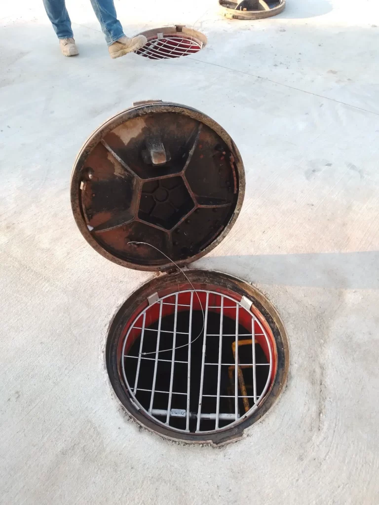 Manhole Service